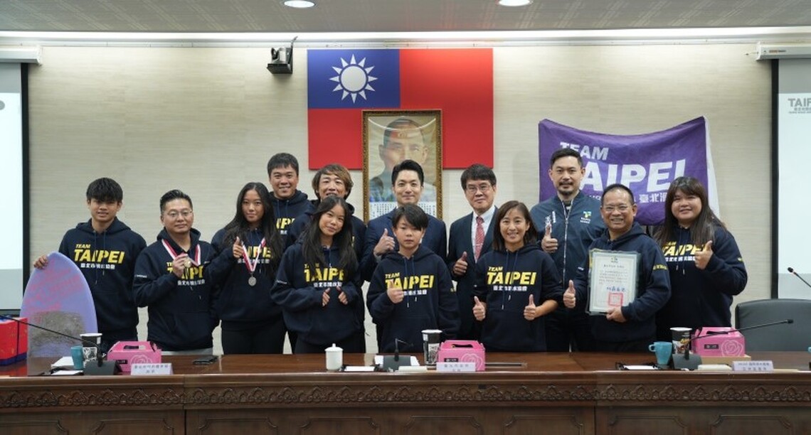 北市滑水選水世錦賽披金戴銀摘銅創史上佳績 蔣萬安市長贈獎選手榮耀首都、為國爭光