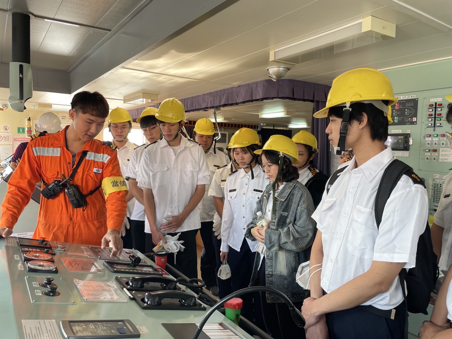 中鋼運通致力培育台籍船員  高科大航運學生參訪 認識船運實務與工作環境