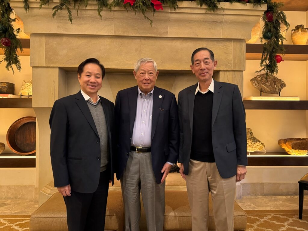 賈培源指出,歷史與文化教育是AI時代不可或缺的基石,唯有從歷史中吸取智慧,才能在技術飛速發展中保持清醒。(圖/東海大學提供)