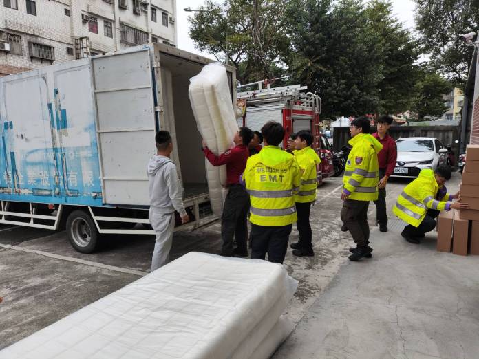 眠豆腐捐40套寢具 桃消大林分隊:繁重勤務後能獲得更好的休息 62 61821 0