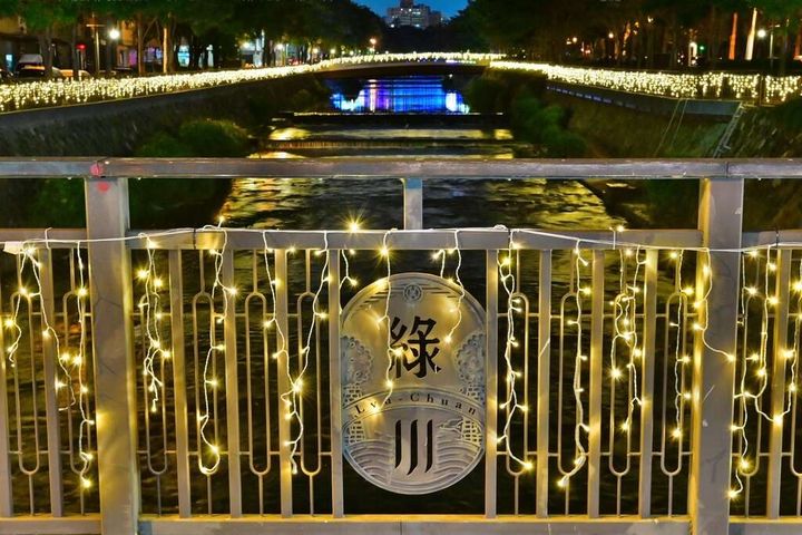 2024台中耶誕嘉年華,綠川燈飾螢光閃閃。 圖:臺中市政府觀光旅遊局/提供