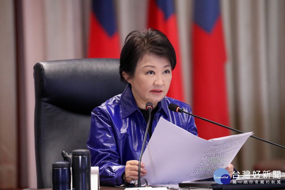 市長盧秀燕主持市政會議