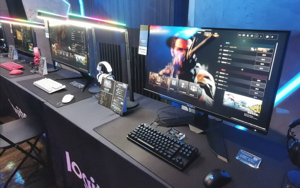 活動現場Logitech G PRO X TKL RAPID類比磁軸電競鍵盤展示。