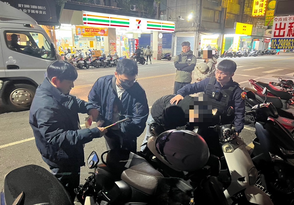 只因被按喇叭竟抽刀相向 三重警迅速逮行兇騎士依法究辦 213 248241217a03
