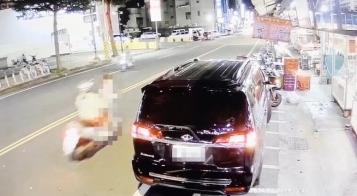 行人違規易釀意外 桃警提醒高齡者這些事 60 1734398665770 e1734398801989