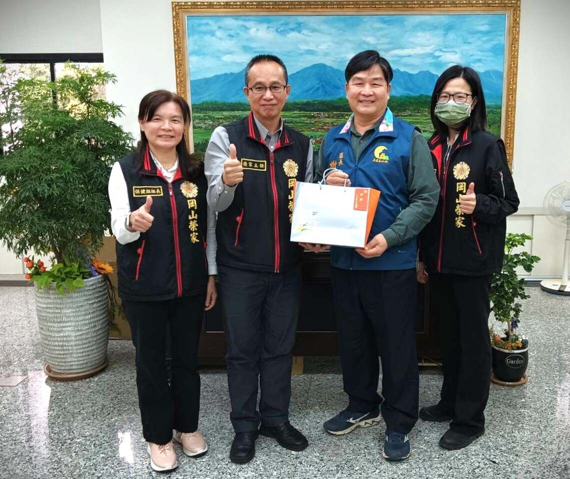 漾新聞|美濃區公所親子同樂拔蘿蔔
