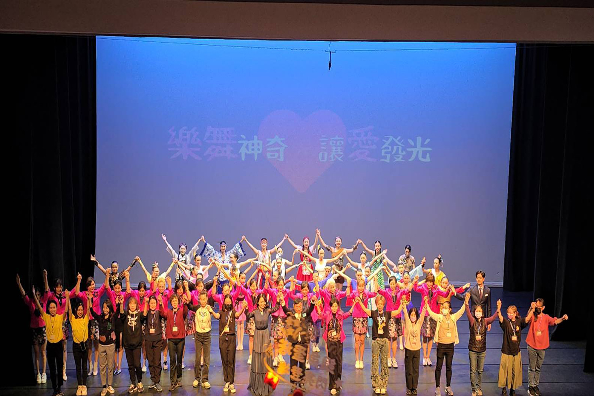 ▲高雄欣欣扶輪社35屆攜手薪傳兒童舞團公益演出謝幕。（圖/創新聞記者朱星明翻攝）
