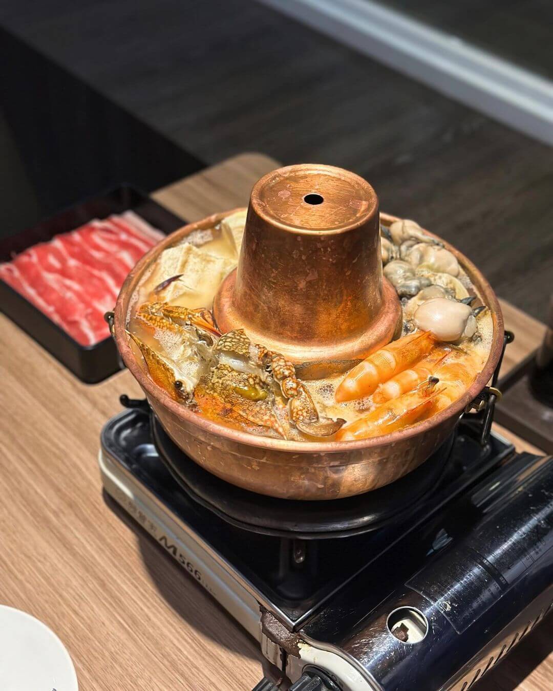 台北美食|一起吃最好吃!高人氣酸菜白肉鍋推薦