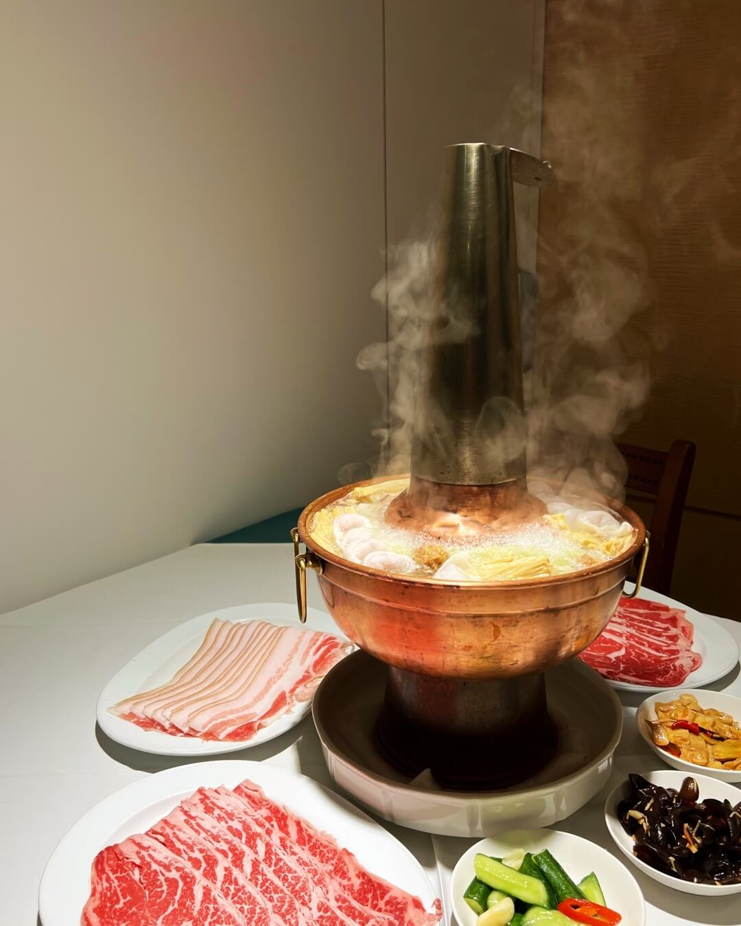 台北美食|一起吃最好吃!高人氣酸菜白肉鍋推薦