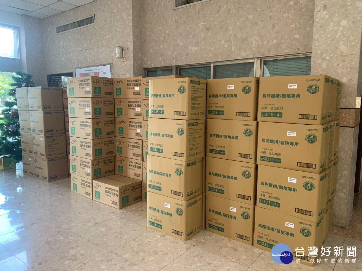 捐贈物資讓醫護人員於發現弱勢住院民眾時,能第一時間給予最及時且最實質的幫助