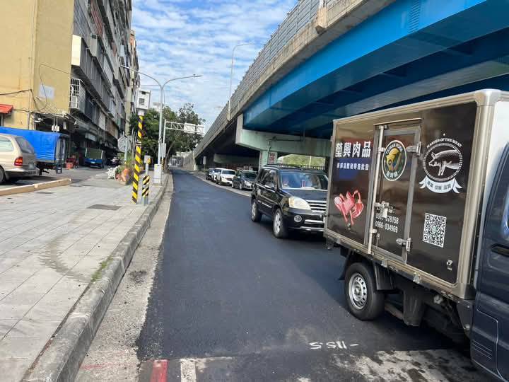 翠華路面路面不平,經陳玫娟議員請道工處改善,現在相當平整。林錫淵攝