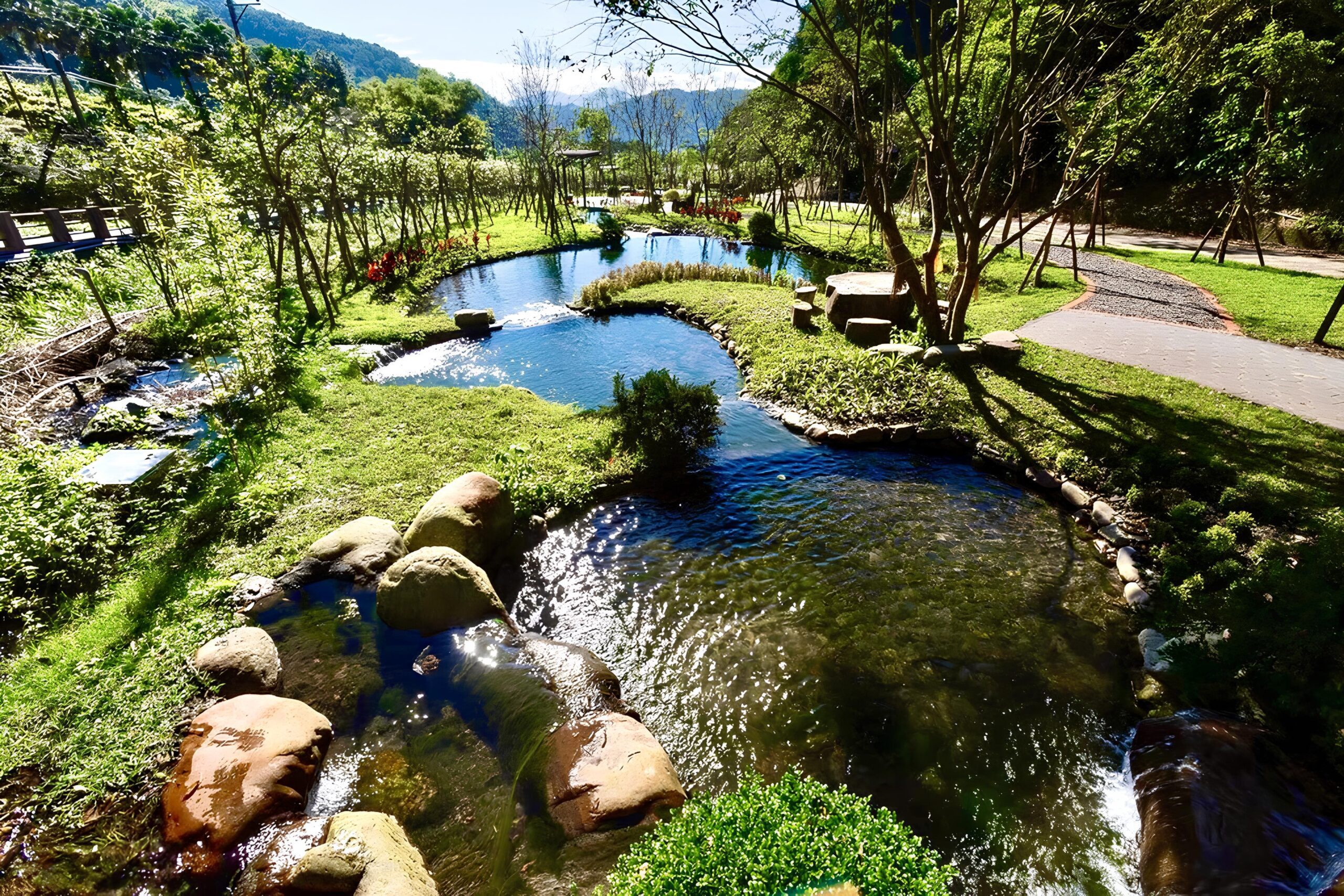 ▲燈篙林道旁「櫸山水」水環廊道善用既有水資源,兼具生態、景觀及環境教育功能,獲第24屆公共工程金質獎優等殊榮。(圖/農村水保署提供)