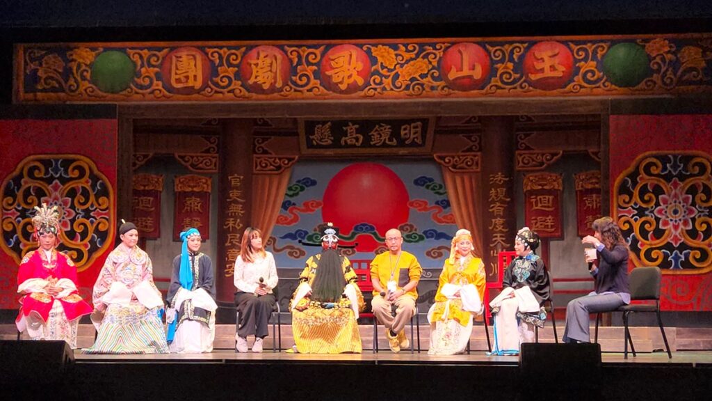 明華園總團文學跨界作品《散戲》即將於12月21、22日首度在臺中國家歌劇院演出。今日下午,記者會中與藝術家對談畫面。(圖/陳惠玲攝影)