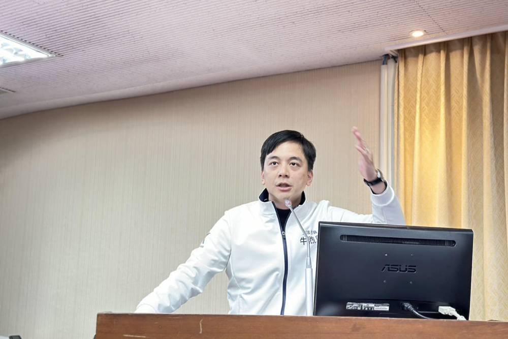 麥玉珍、牛煦庭譏官員逃避監督秀下限　行政院不解與無奈 221