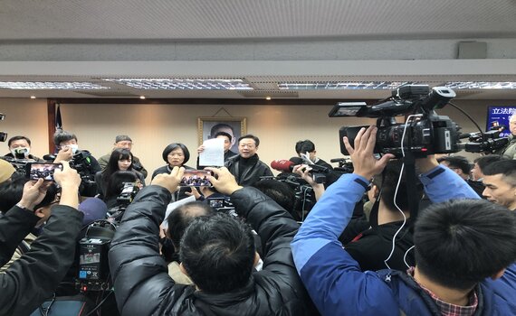 召委未到議事遭綠營杯葛 藍嗆:請對得起500萬客家鄉親