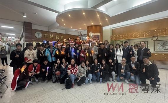 耶誕點燈溫馨祝福 中國醫藥大學北港分部師生歲末呷辦桌唱歌表演同歡樂