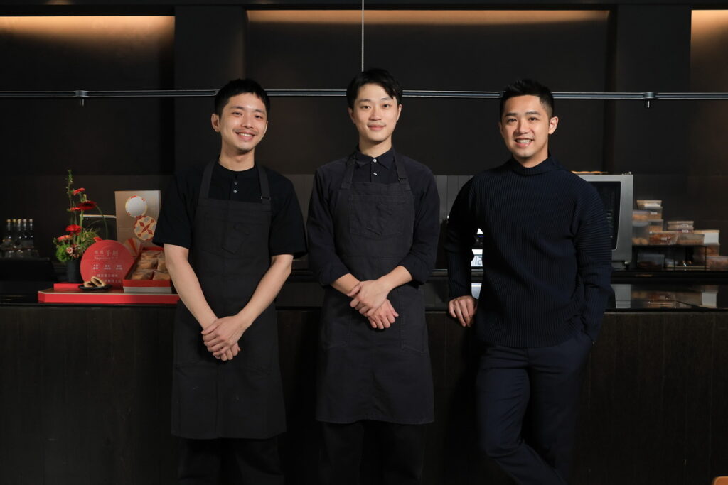 舊振南攜手西式甜點新星 HUGH ,以「核桃千層酥餅」聯名禮盒為媒介,結合傳統與創新,讓漢餅的經典風味融入現代味覺體驗。圖/舊振南提供
