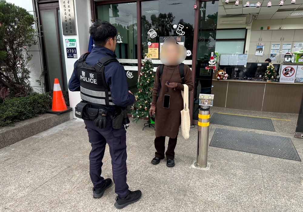 母親出國探親多日未歸 北投警助尋獲喜極而泣 243 248241220a03