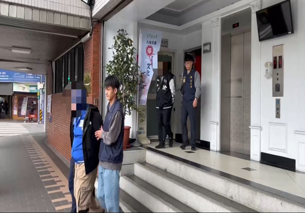 市場內假車禍真碰瓷 海山警逮狼狽2人組送辦 245 248241220a09