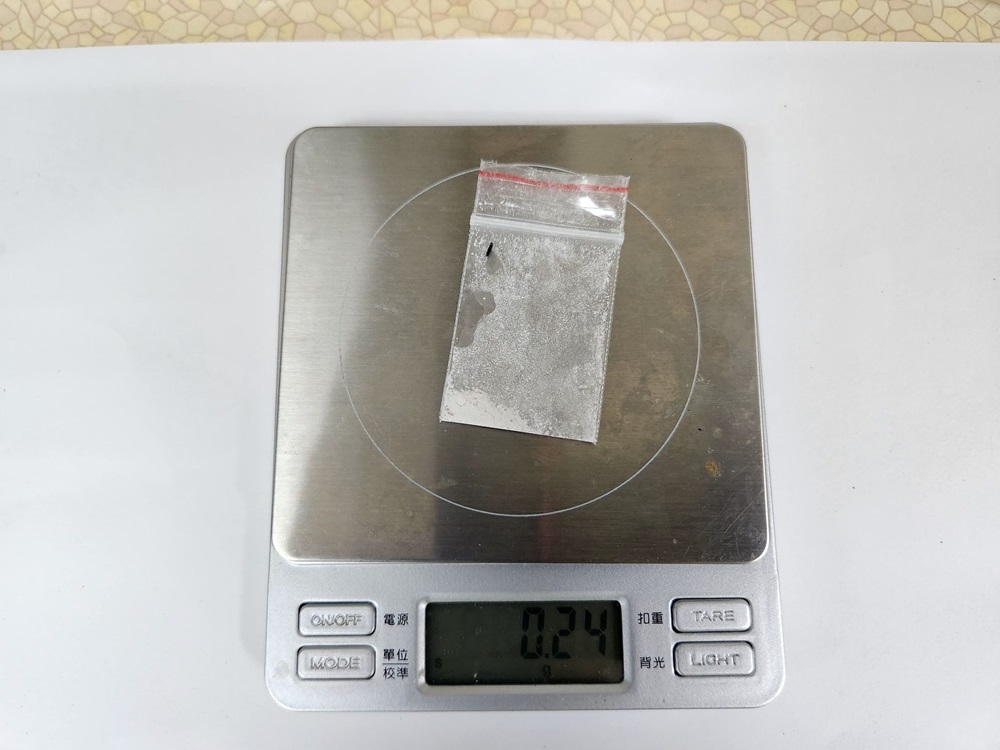 趁司機補貨偷手機 失風被逮街頭扭打警再查獲毒品 224 cnews204241220a05