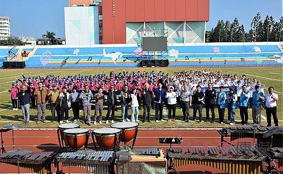 台日兩校共同彩排 嘉義市長黃敏惠探班送上甜蜜湯圓