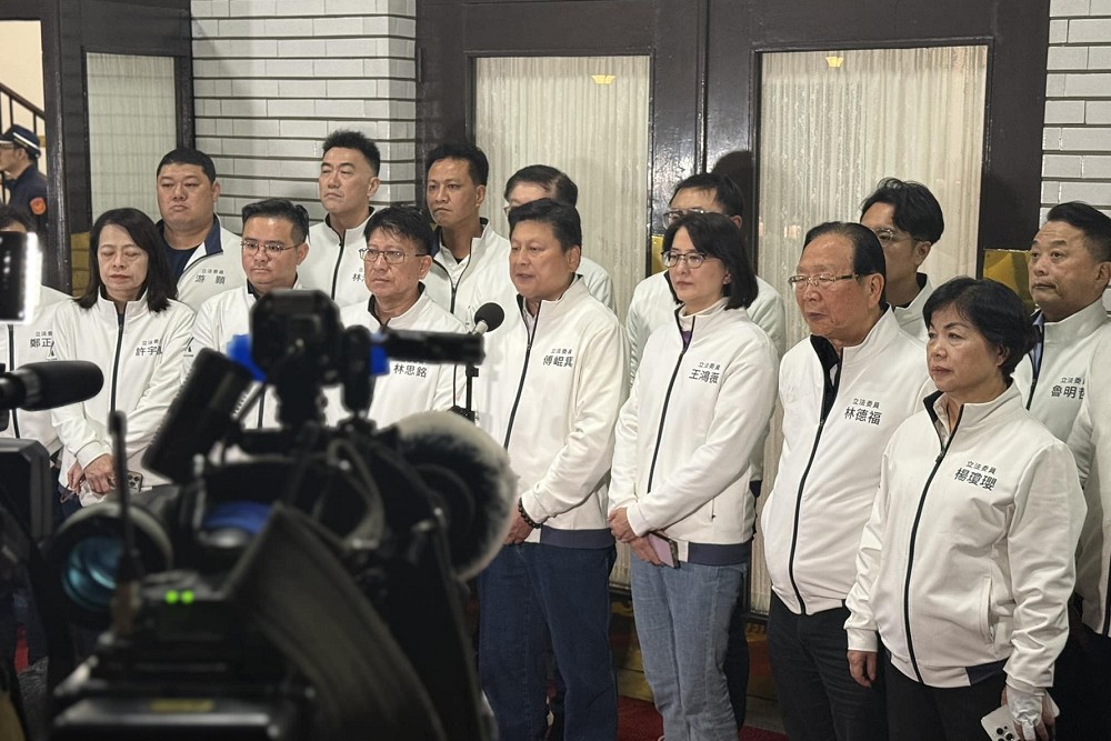選罷、憲訴、財劃三讀修正通過 王鴻薇:讓人民意志得以伸張 242 選罷、憲訴、財劃三讀修正通過 王鴻薇:讓人民意志得以伸張 241
