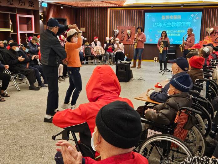 聖保祿醫院攜手德蘭幼兒園送暖報佳音 桃園榮家洋溢溫馨耶誕氣氛 71 309648 0