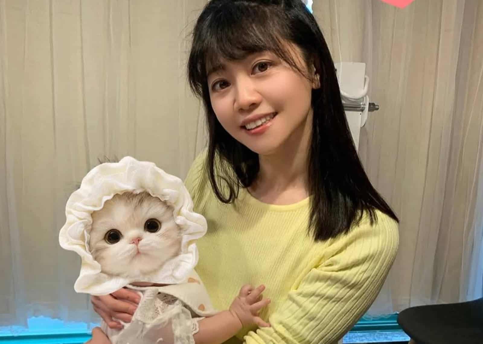 前立委高嘉瑜在20日在立法院衝突時曬抱娃照,引發綠營支持者批評,她發文反擊質疑。翻攝高嘉瑜臉書