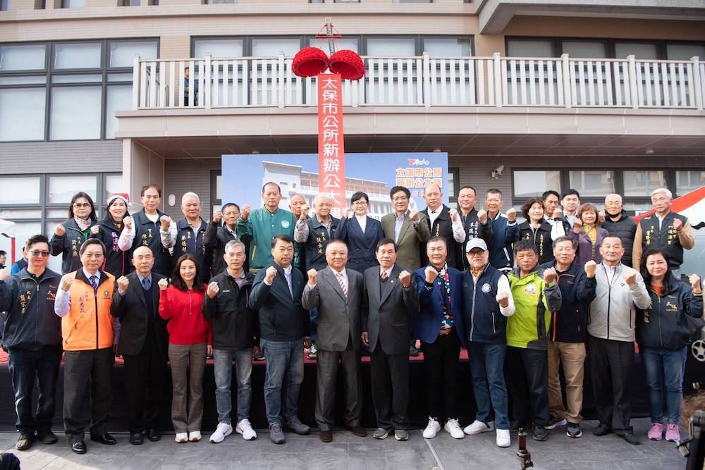 ▲太保市長鄭淑分展現2年施政成果。（圖/記者陳惲朋翻攝）