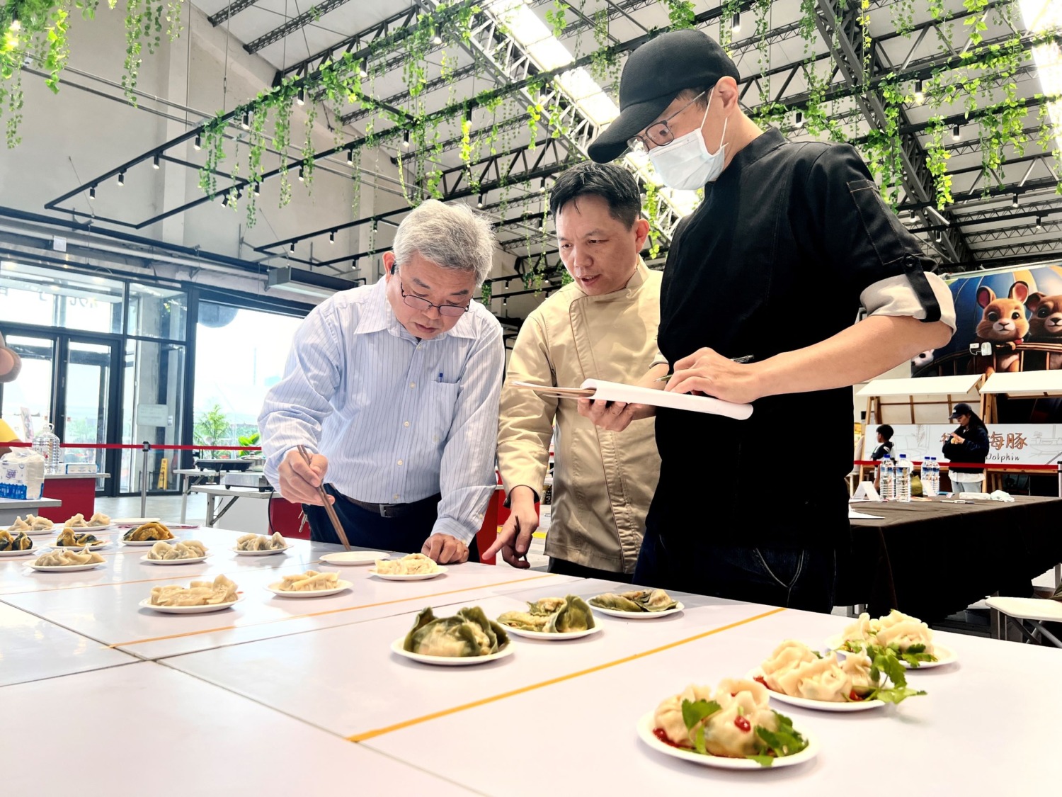屏東餃子王初賽登場 逾40組好手展開「餃」力戰