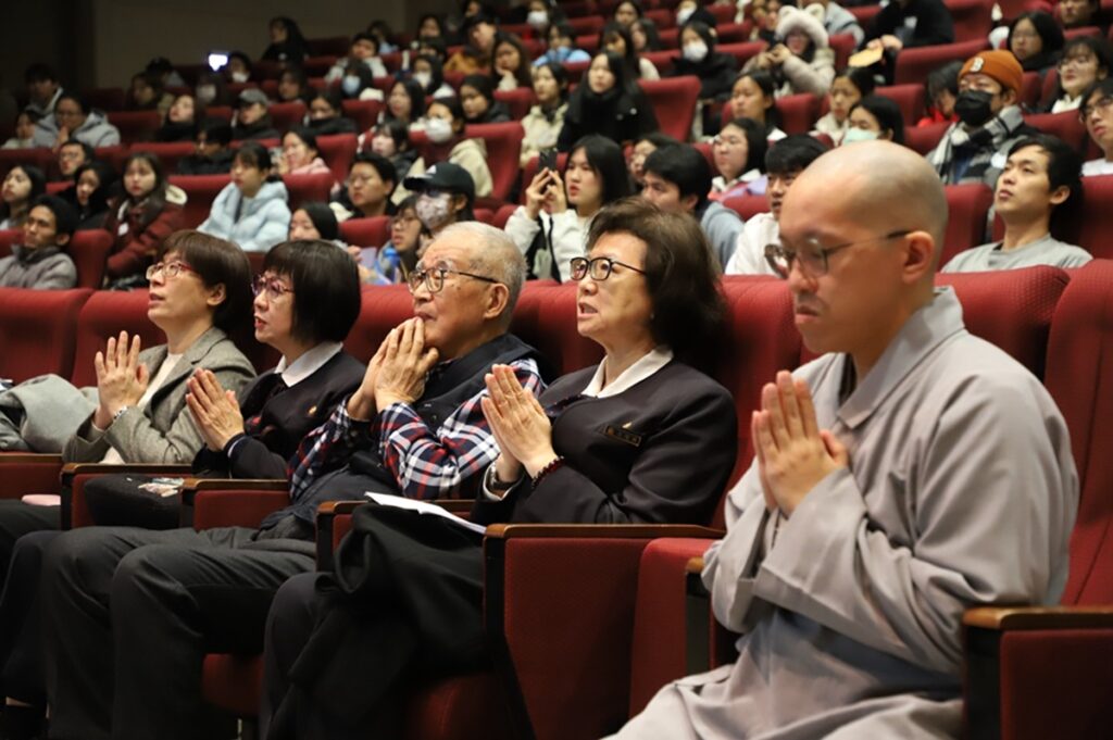 嘉賓祝福，傳遞愛與希望。（圖/法鼓山慈善基金會提供）