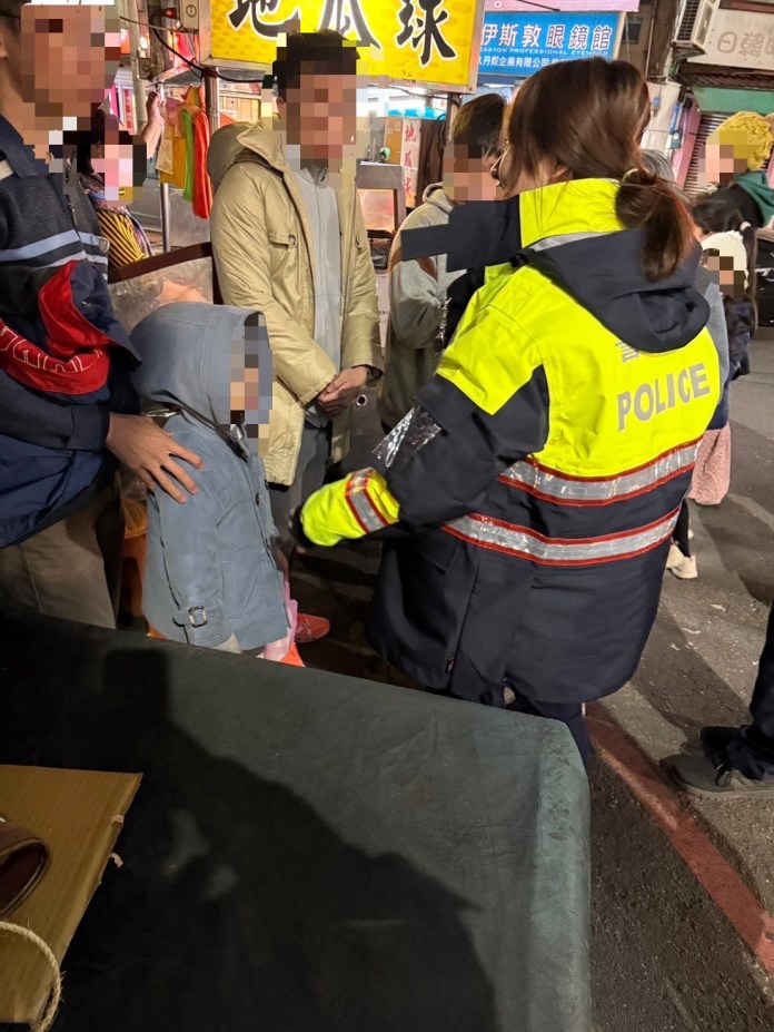 男童尿急找廁所走失 楊梅警靠「這招」火速尋人 62 S 71335996 0