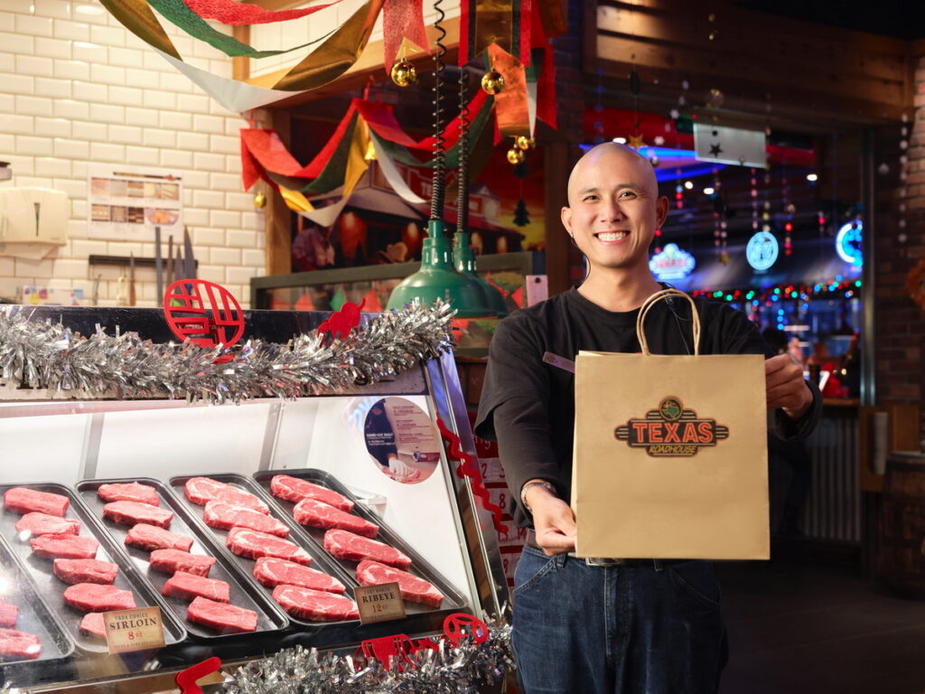 Texas Roadhouse德州鮮切牛排首次推出推出「冷藏生食系列」年菜,均附獨家特色香料粉,滿足喜愛享受自煮樂趣的消費者