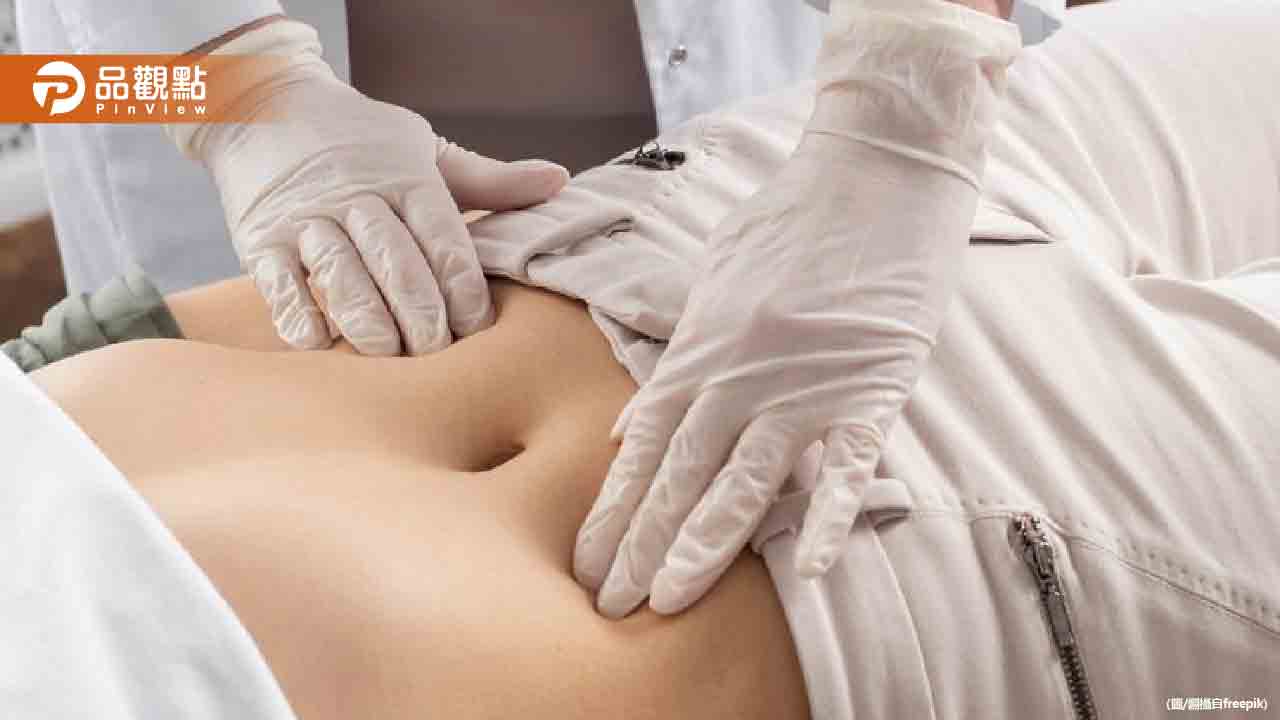 肚子有點痛痛的沒在意!她突腹痛嘔吐 醫生一查:膽囊400多顆結石