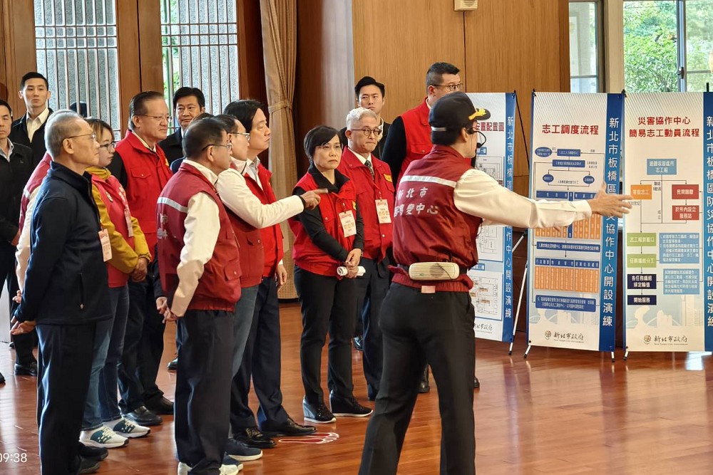賴清德視察新北市防災協作演練 盛讚侯友宜及慈濟防災韌性 200 賴清德視察新北市防災協作演練 盛讚侯友宜及慈濟防災韌性 199