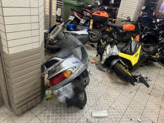得來速?桃園離譜駕駛竟4小時連撞2超商 18車受波及 59 2036382 0