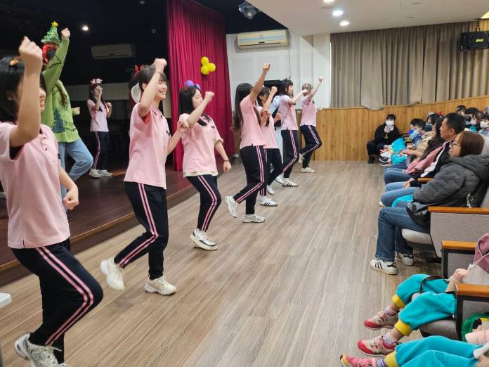 新生醫專幼保科舉辦教具成果展 幼童評選激發創意 69 13264 5