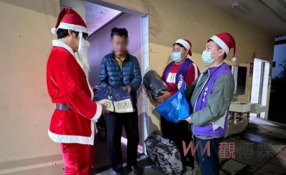 低溫寒潮送暖！聖誕節傳遞溫暖與關愛　雲縣府攜手人安基金會關懷街友行動