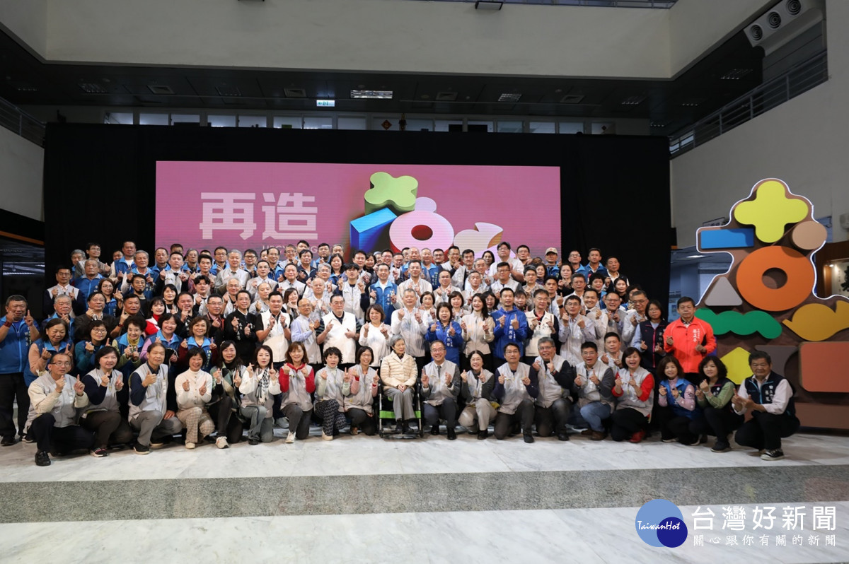 嘉義市長黃敏惠就職6周年以「再造」為主題,在市府中庭舉行施政6周年記者會/嘉義市府提供