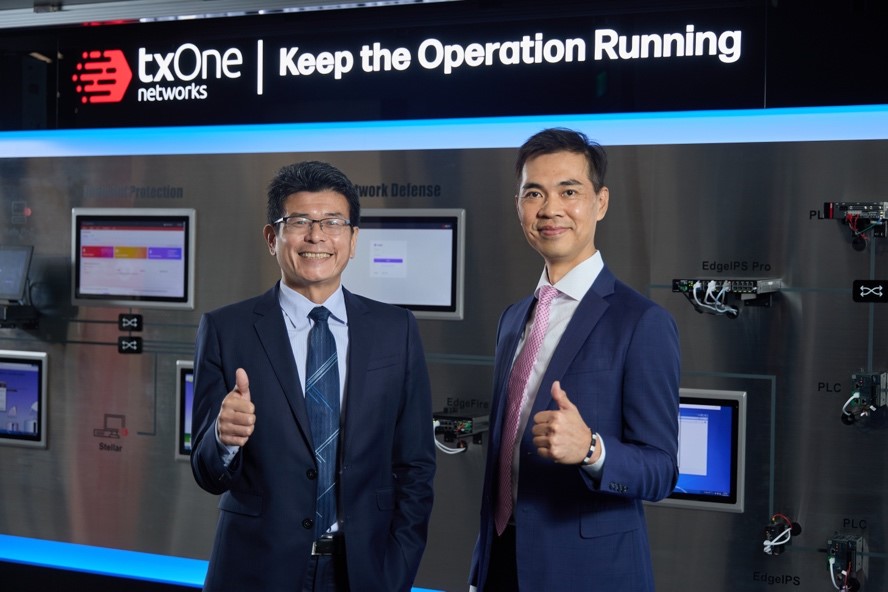 TXOne Networks臺灣區業務副總裁郭逸群（左）與奧登資訊事業部總經理洪志昇（右）