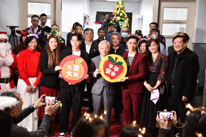 教會攜手藝人赴警政署報佳音 為波麗士加油打氣 68 S 43016738 scaled