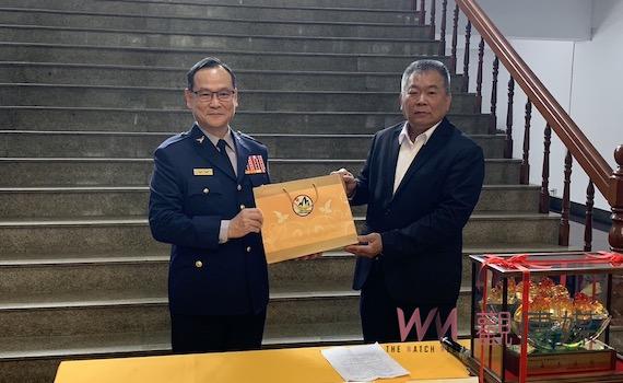 嘉縣警局阻詐績效佳　企業感恩義贈滴雞精鼓勵