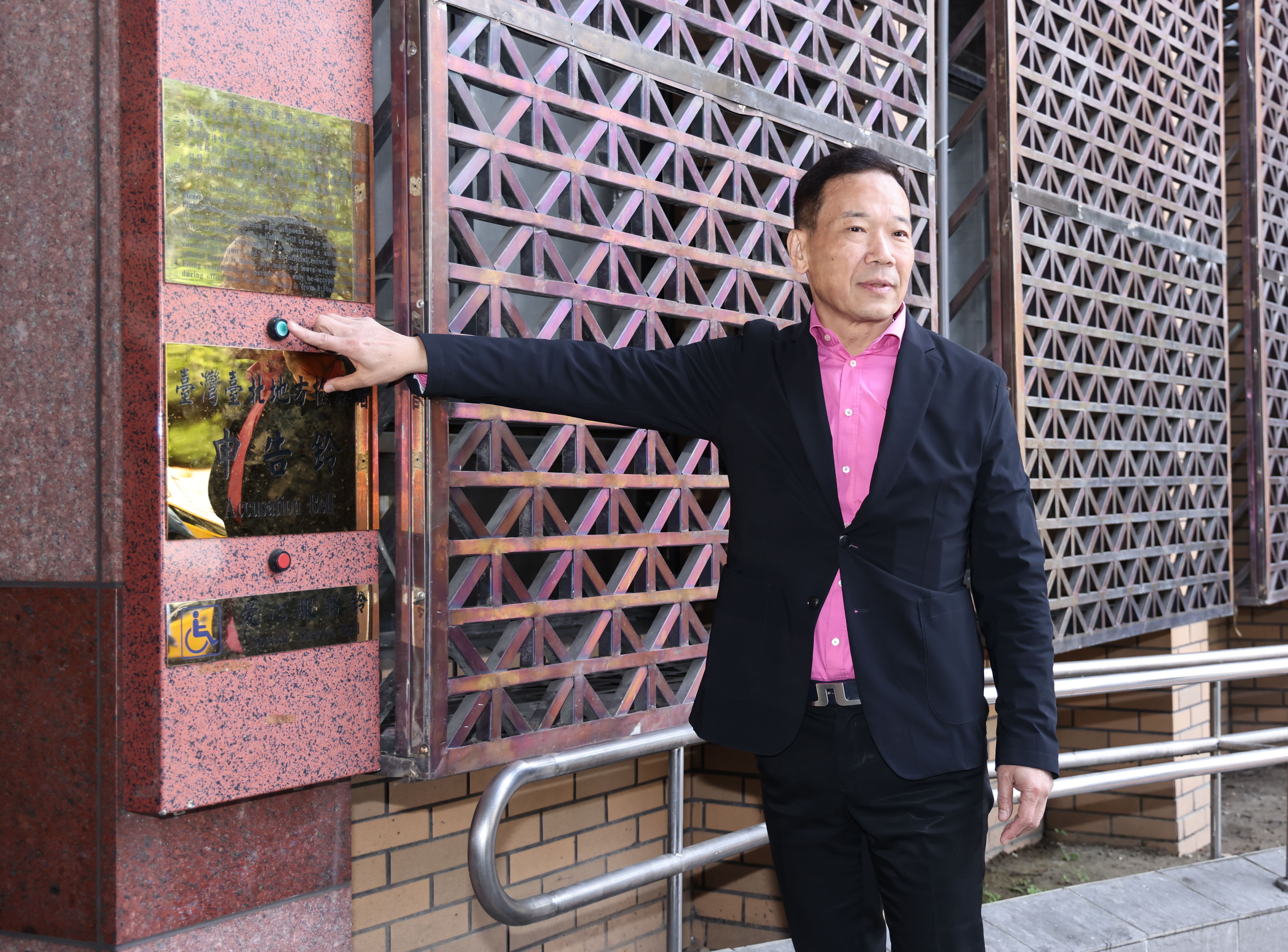 民眾黨發言人吳怡萱痛批,國民黨北市議員鍾小平曾稱柯文哲有比特幣,應公開道歉。資料照片/林啟弘攝