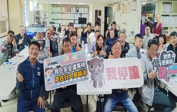 高雄區監理所　加強路口停讓宣導　促進貨運行車安全
