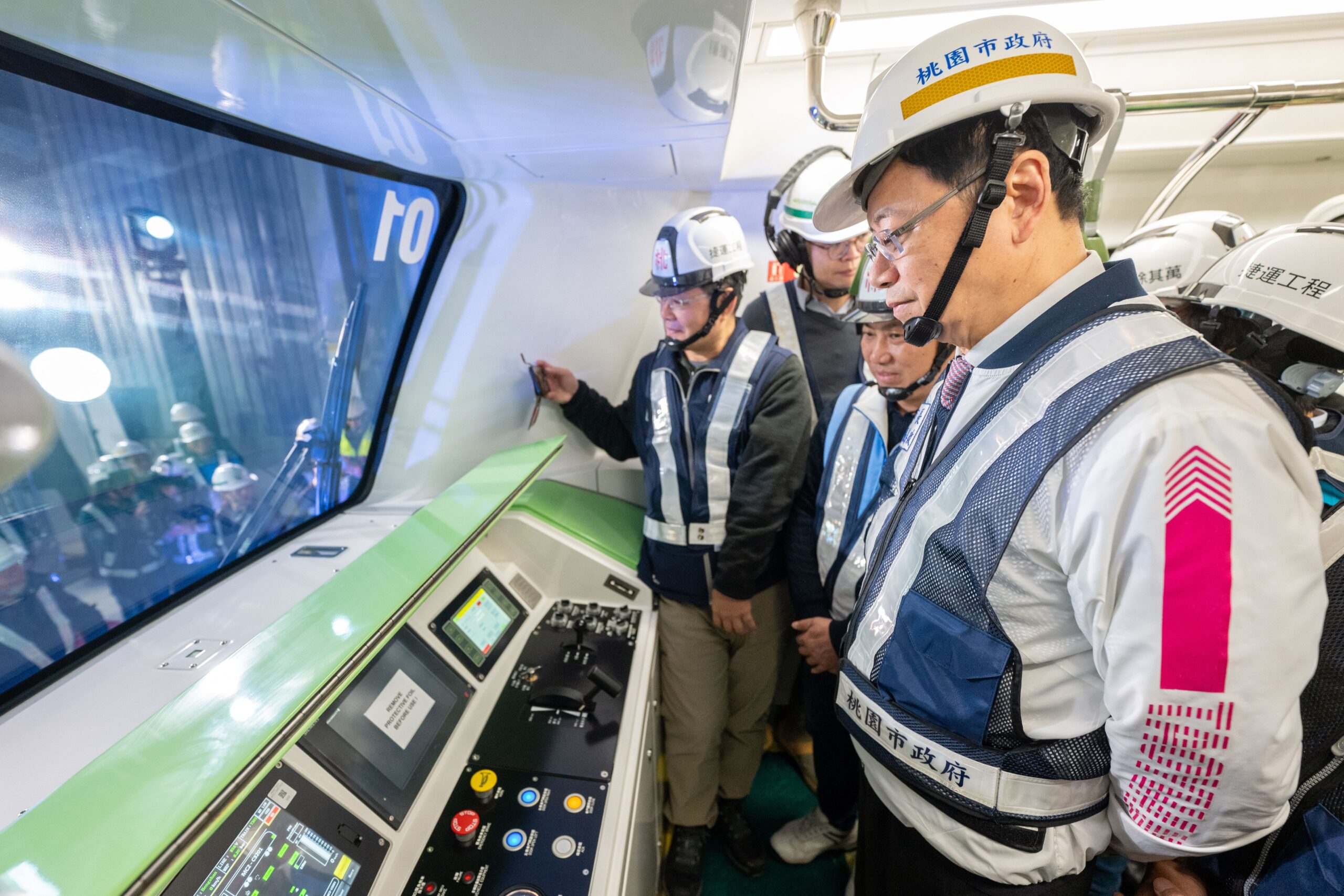 桃園捷運綠線首列車開箱　擁最高等級全自動無人駕駛