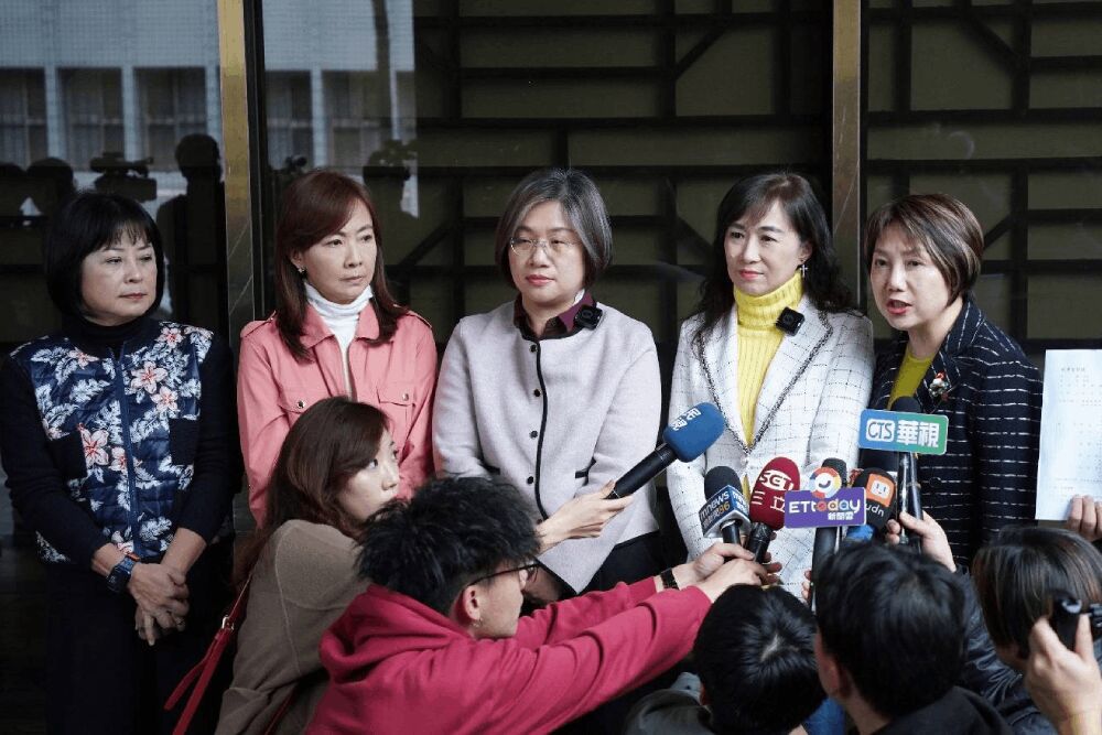陳培瑜、林宜瑾告陳玉珍施暴 范雲以自身遭性騷為例盼法院還公道 199 照片來源:范雲民進黨立委辦公室