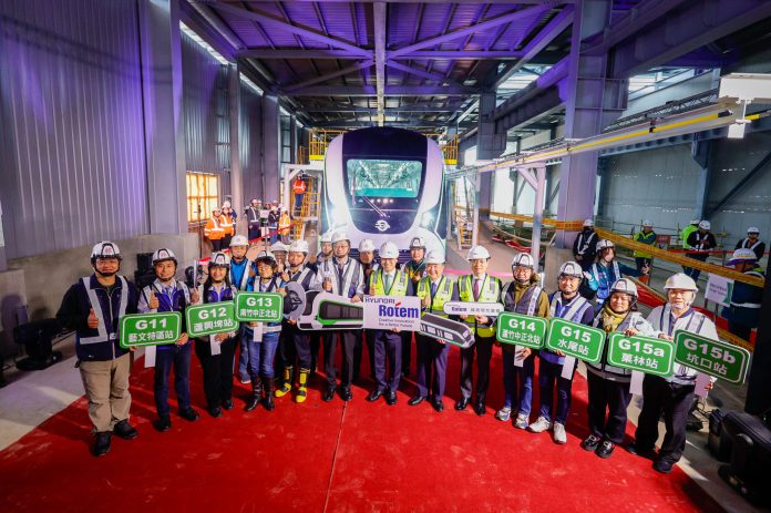 桃捷綠線首列車亮相 目標115年通車 67 XWP 241226 2819 scaled