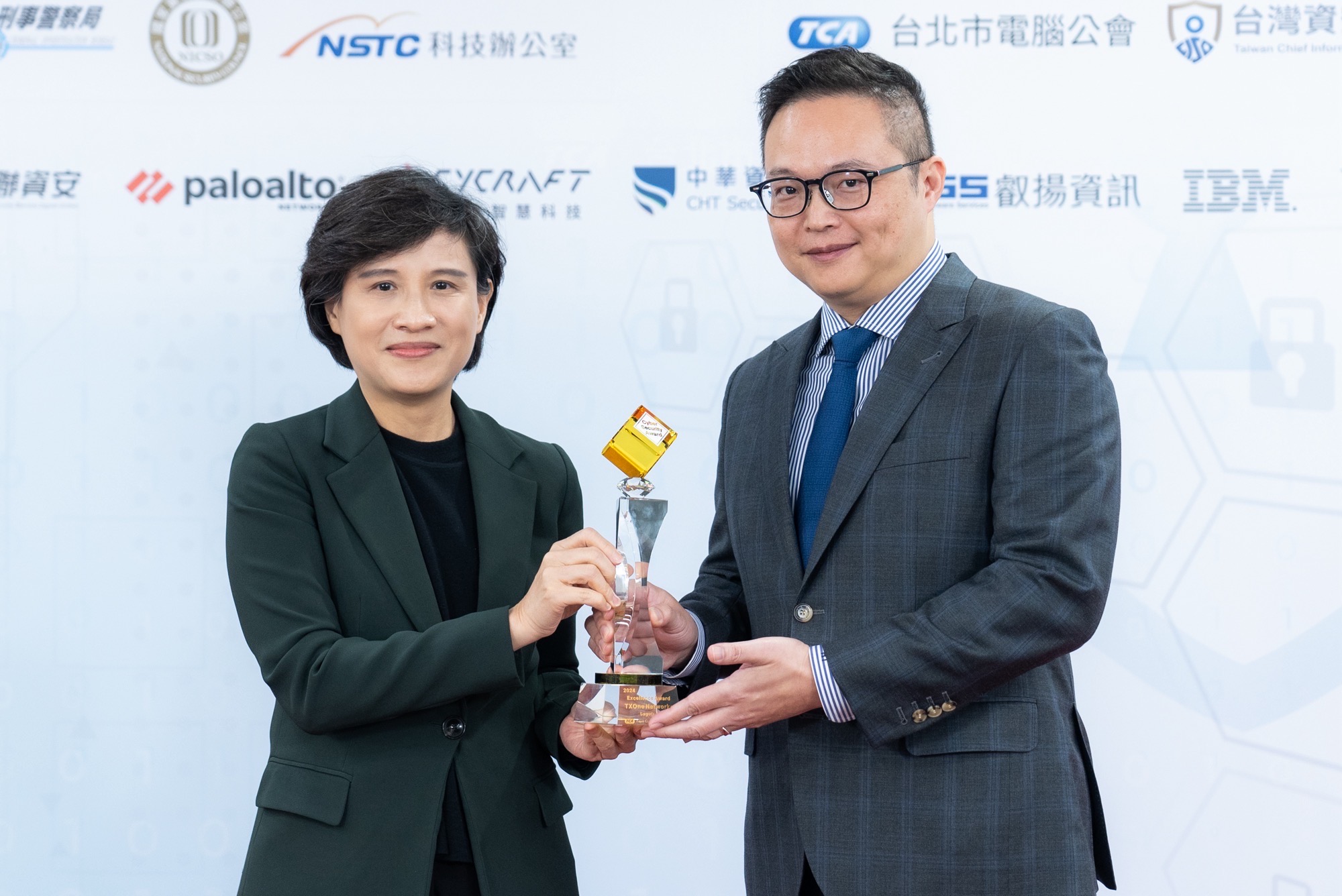 sageone平台專為工控環境量身打造,榮獲兩項頂尖資安大獎,txone Networks執行長劉榮太表示未來也將繼續協助客戶應對日益複雜的工控資安挑戰。