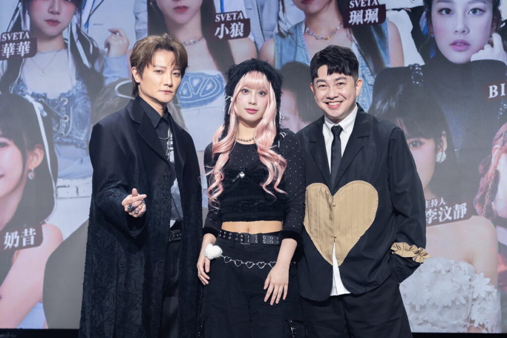 (由左至右)阿沁、BIDO、李明川出席FIF打歌舞台彩排。
