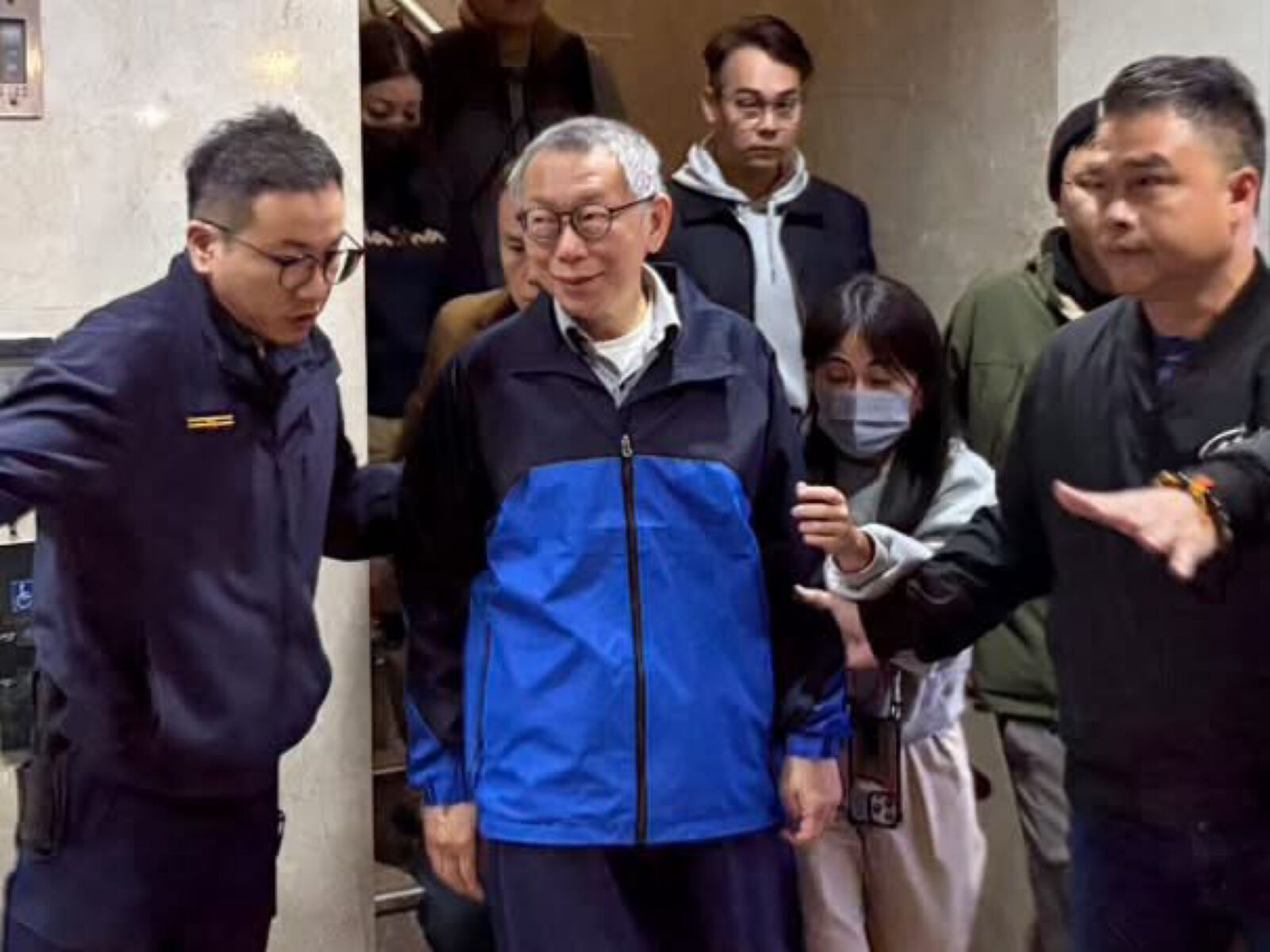 柯文哲哽咽 「我還是相信自己不是貪污的人」 190 柯文哲哽咽 「我還是相信自己不是貪污的人」 189